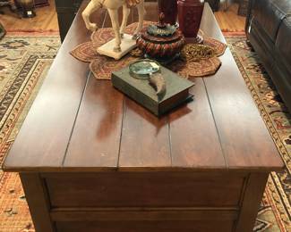 Good-looking chest coffee table
