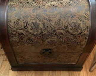 Decorative chest