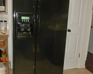 Black side-by-side w/dispensers..nice!