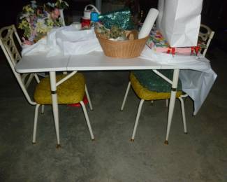 mid-century table w/2 chairs