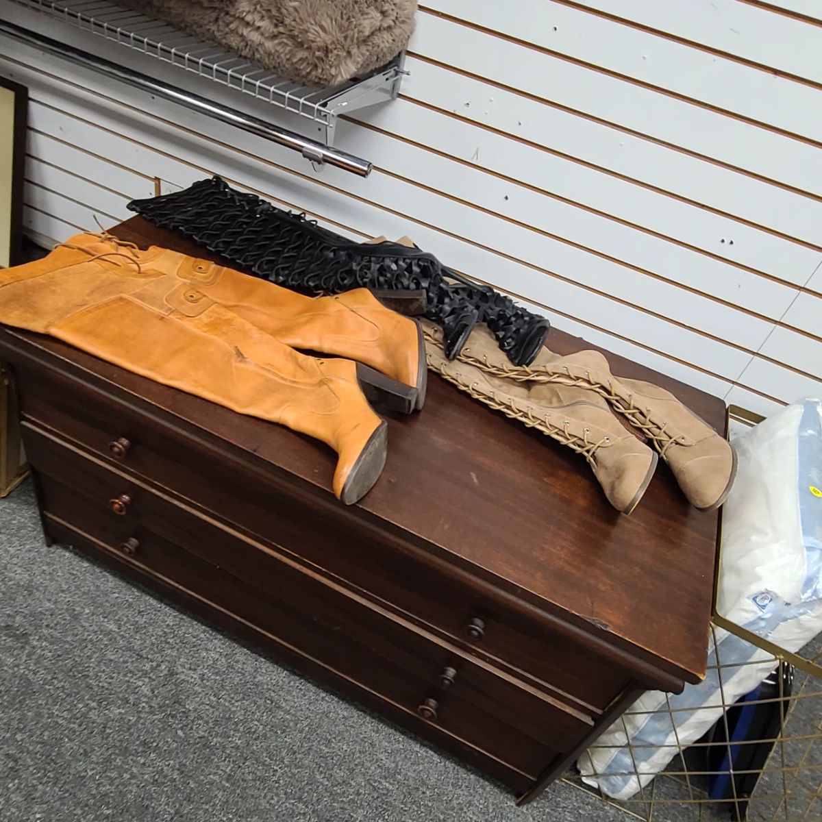 Bees and Dees Warehouse liquidation starts on 1/26/2024