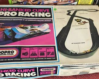 Vintage Tyco Hi-Banked Curve Pro Racing Set in Box