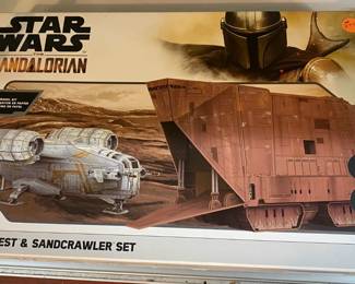 Star Wars Razor Crest and Sandcrawler Set