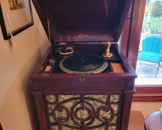 Disk Victrola works
