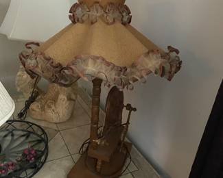 Americana style lamp