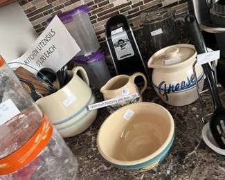 Marshall Pottery.  Buy Texan wares.