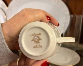 NORITAKE DUETTO CHINA.  12 PLACE SETTINGS PLUS ACCESSORIES