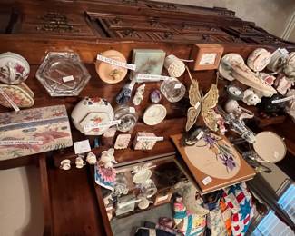 Collection of china mini boxes and other knickknacks ARE REALLY POPULAR.  SME LEFT.