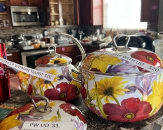 Why drive to Pawhuska OK when you can get Ree's  Pioneer Woman cookware in Denton?  Look at that gorgeous floral pattern.