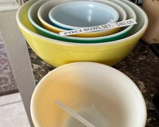 Everybody wants PYREX