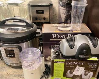 Fondue pot, cuisinart coffee maker, 