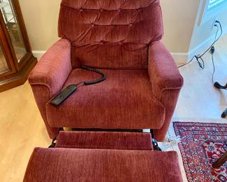 Lift chair by Best Chair Co, excellent condition with remote