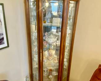 Lighted display cabinet four glass shelves with plate groove for display