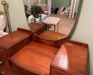 Mahogany mid-century modern dressing table with adjustable mirror