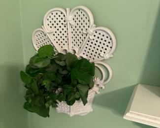 White burwood wall hanger planter 