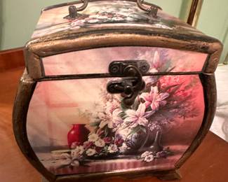 Vintage wooden trinket box