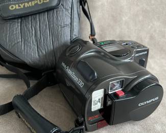 Olympus Infinity SuperZoom 330 film camera
