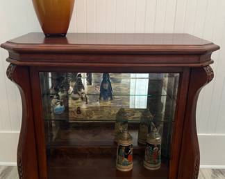 Thomasville side table/glass cabinet