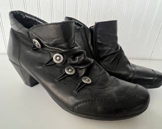 Women's leather booties
