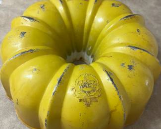 Vintage Bundt pan