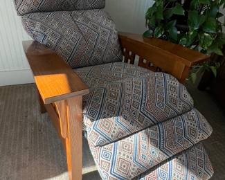 Upholstered reclining chairs