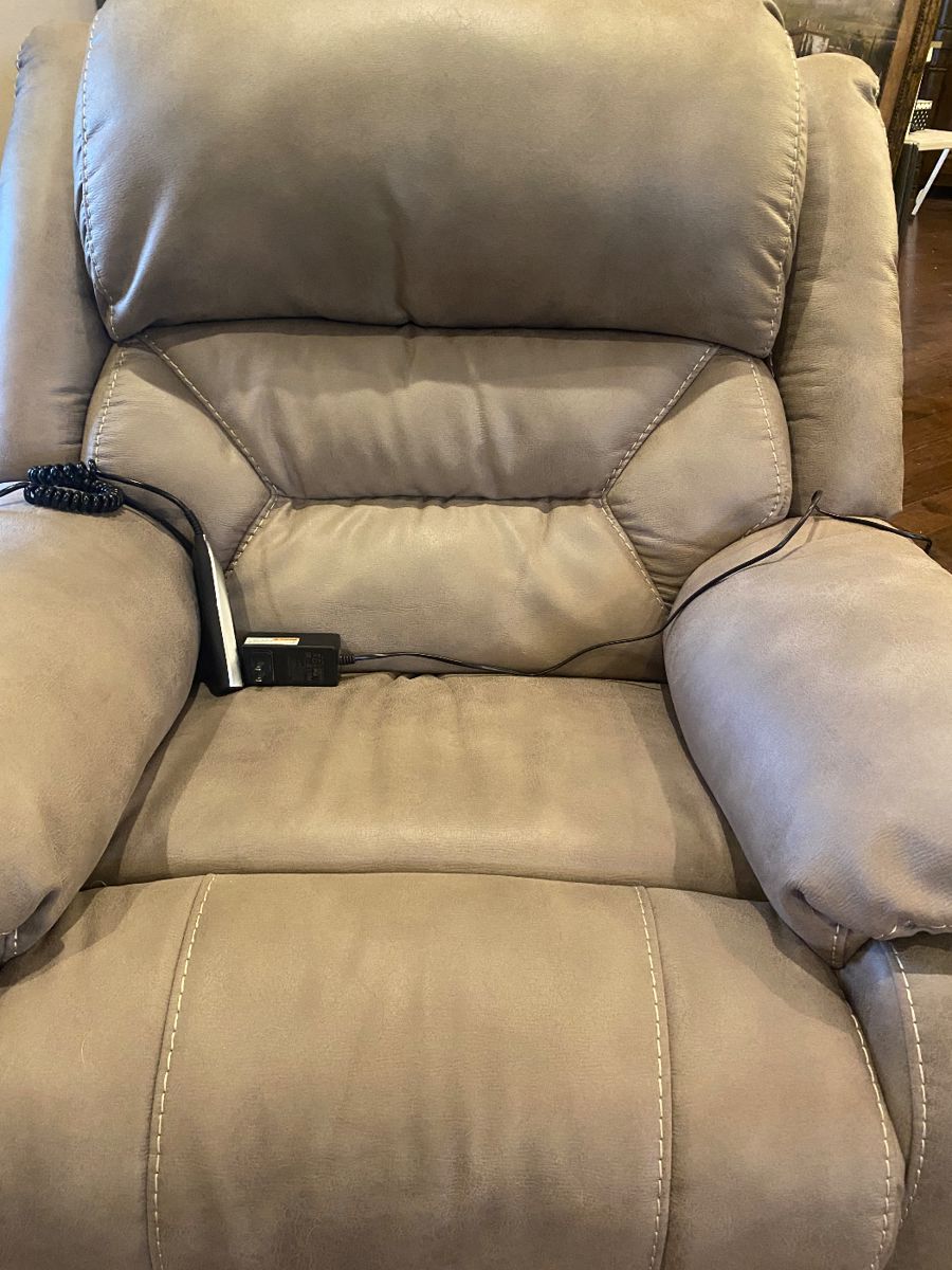 11204 Kirby Ave Estate Sale in Lubbock, TX starts on 1/28/2024