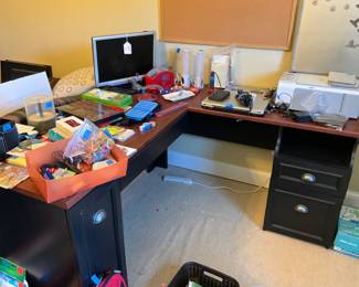 Great desk, computer