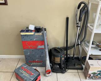 Kirby vacuum cleaner. Like brand new never hardly used. Rainbow vacuum.