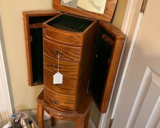 Jewelry cabinet