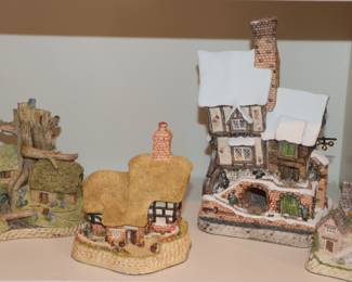 David Winter Cottages w/Boxes