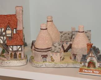 David Winter Cottages w/Boxes