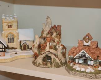 David Winter Cottages w/Boxes