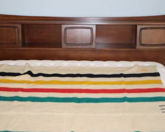 King Size Bed - Broyhill Premier (Emphasis)