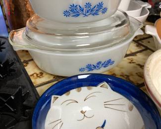 2 Anchor Hocking Blue Floral Casserole Dishes with One Lid, Happy Cat Soup Bowl - Made in Japan