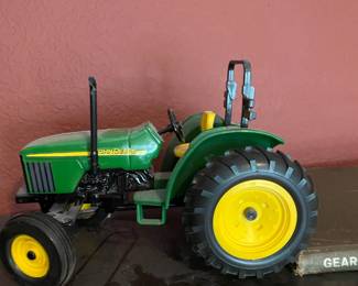 Ertl John Deere Die Cast Metal Tractor - # 5732 