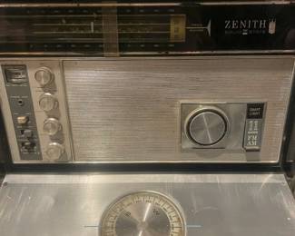 Zenith Trans Oceanic Royal Solid State Radio
