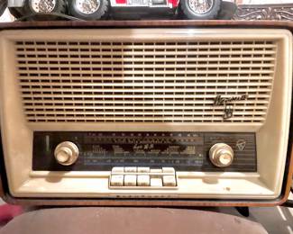 MCM Blaupunkt Verona German Tabletop Radio
