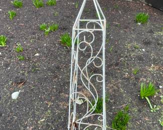 White Metal Square Plant Trellis