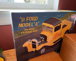 Minicraft '31 Ford Model "A" Flat Head V-8 Pickup Truck