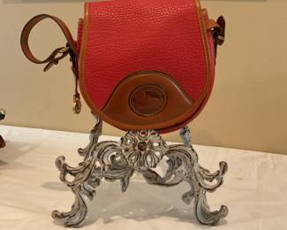 Exquisite Dooney & Bourke handbag