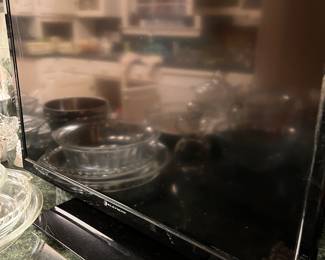 Element TV/with remote in working condition