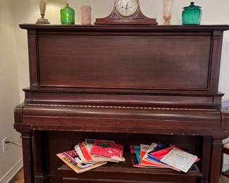 Price & Teeple upright piano
