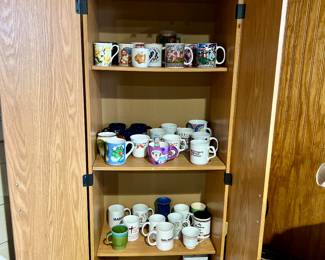 LOTS of coffee mugs, some are vintage