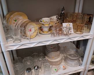 Gold vintage wheat dishes