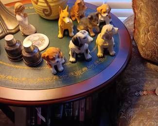 Dog figurines