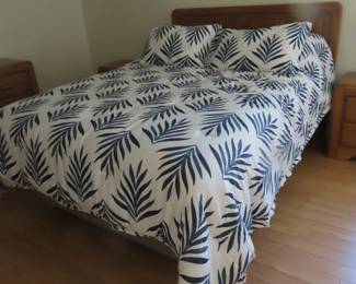 Like new Stearns and Foster queen size adjustable bed.