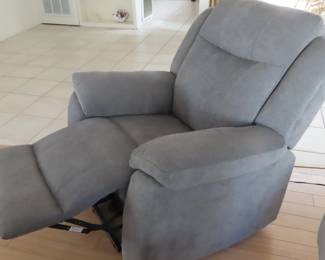 Like new reclining lift chair. Built in controls and USB charging plug.