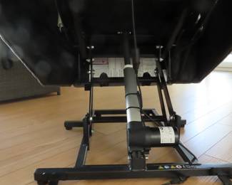 Like new reclining lift chair. Built in controls and USB charging plug.