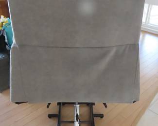 Like new reclining lift chair. Built in controls and USB charging plug.