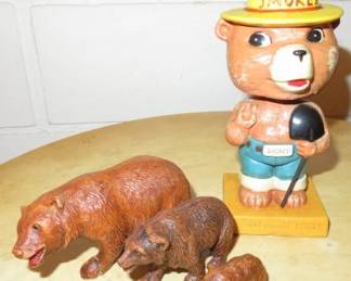 Vintage Smokey the Bear Bobble Head Figurine/Grizzley Bears